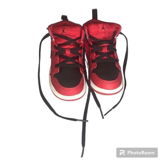 Jordan Other - NIKE JORDAN 1 MID